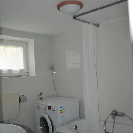 Freistehendes Reetdachhaus Auf Einem Grossen Grundstueck In Ruhiger Umgebung * Riepsdorf