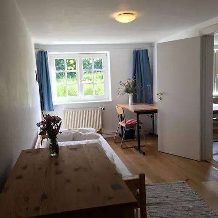 Casa de Férias Freistehendes Reetdachhaus Auf Einem Grossen Grundstueck In Ruhiger Umgebung Riepsdorf
