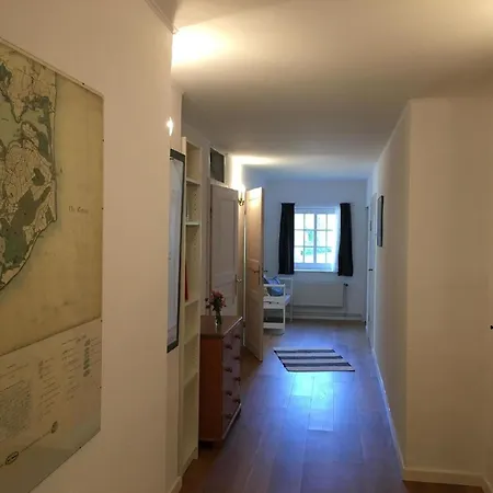 Freistehendes Reetdachhaus Auf Einem Grossen Grundstueck In Ruhiger Umgebung Casa de Férias